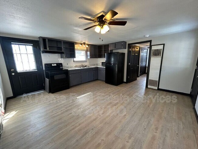 Foto del edificio - 1636 W Lombard St