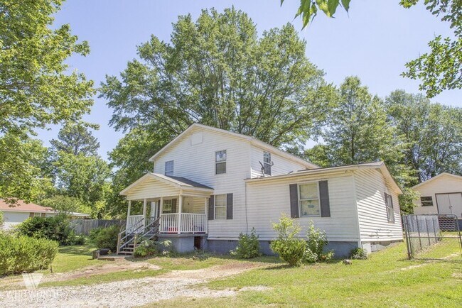 Building Photo - 3105 Hood St