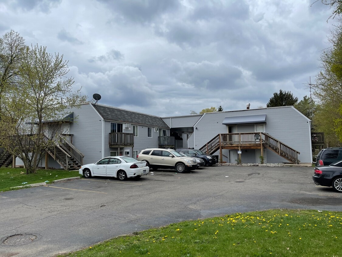 MLK Flatz Apartments in Lansing, MI