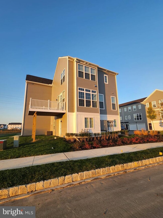 Building Photo - 1311 Chandle Ct