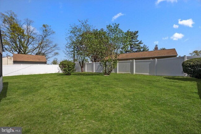 Foto del edificio - 338 Goldenridge Dr