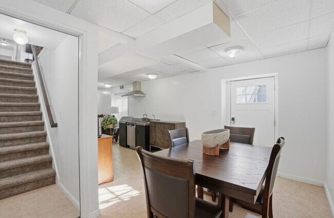 Building Photo - 9489 Kirkside Dr