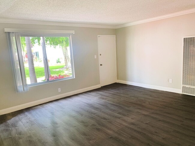 Interior Photo - Vio Cerritos