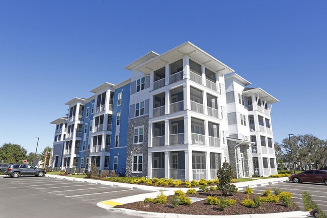 Exterior de Mystic Pointe - Mystic Pointe Apartments