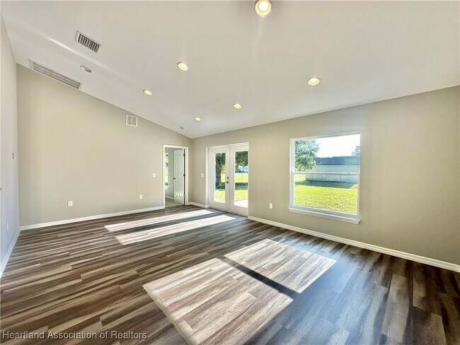 Building Photo - 4120 Garienda Ave