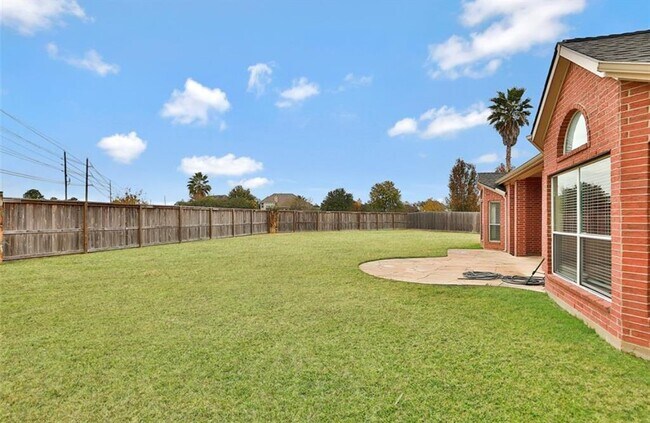 Foto del edificio - 1107 Wealden Forest Dr