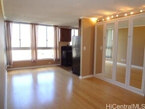 Building Photo - 2740 Kuilei St