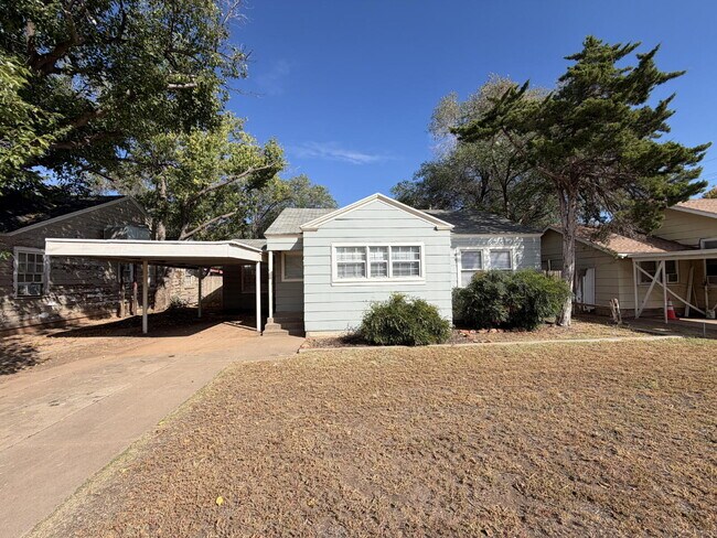 Building Photo - Charming 3-bedroom, 2-bath home just minut...
