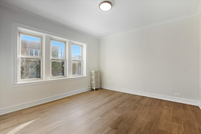 Building Photo - 3214 N Linder Ave