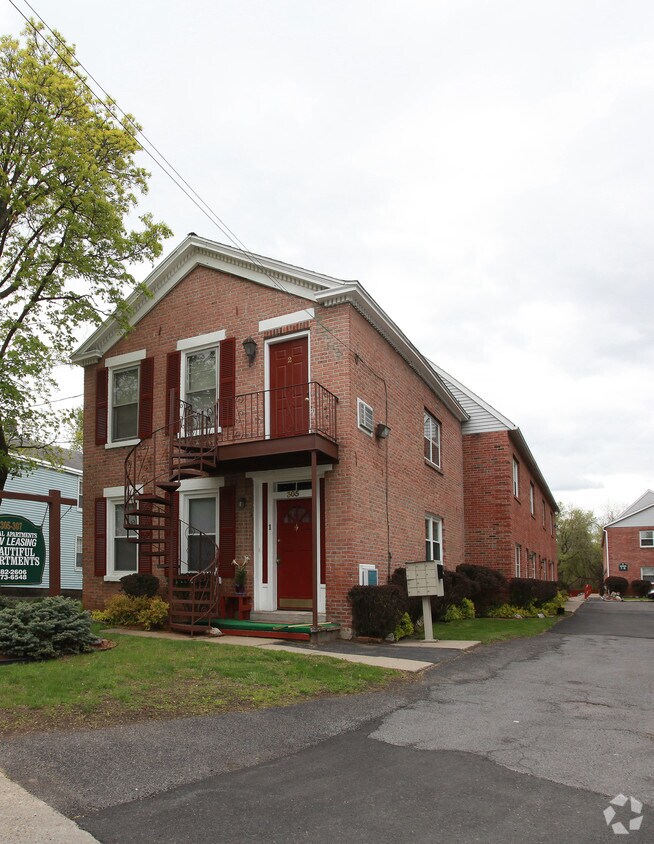 Primary Photo - 305-307 Front St