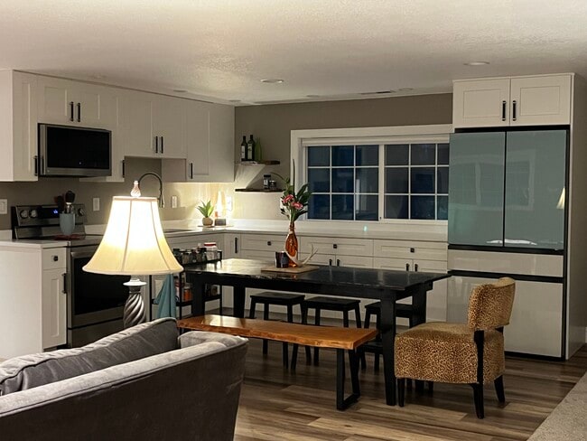 DINNING - 1220 Carroll Rd