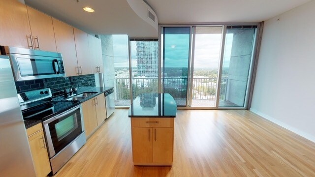 Foto del edificio - Stunning Center City High Rise Condo on th...
