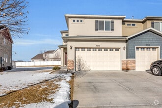 Building Photo - 3234 W Desert Lily Dr