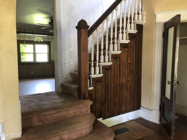 Building Photo - 3 br, 1 bath House - 1204 Ridge Ave A Unit A