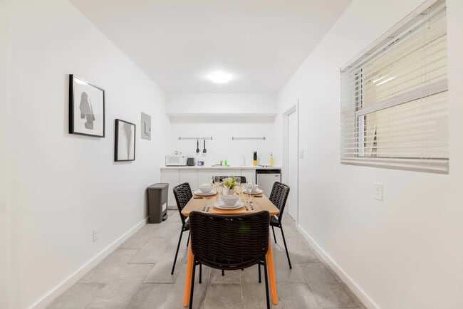 Foto del edificio - 515 NE 82nd St