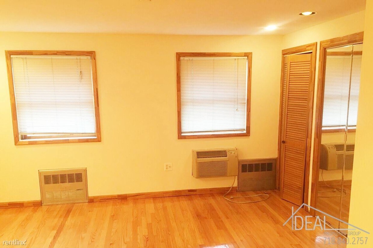 Primary Photo - 276 12th St