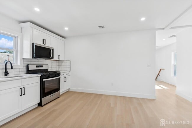 Foto del edificio - 318 Seaman St