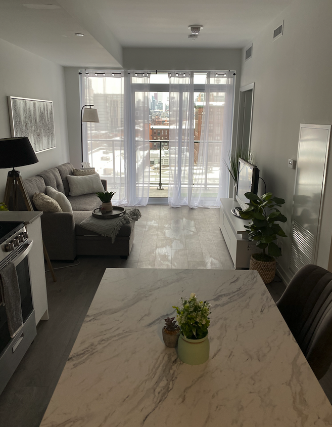 Primary Photo - 270 Dufferin St