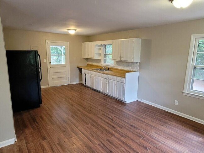 Foto del edificio - 4267 Chamblee Tucker Rd