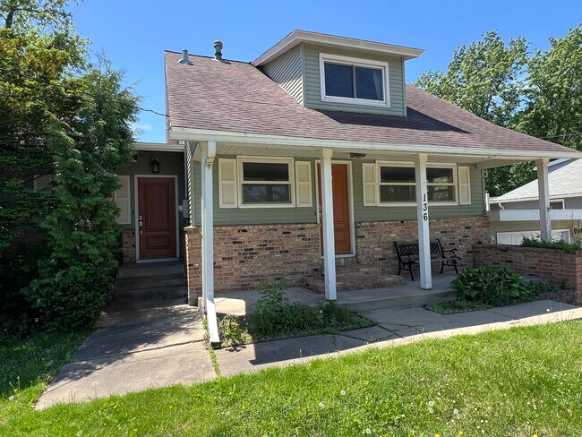 Foto del edificio - 136 14th St NE