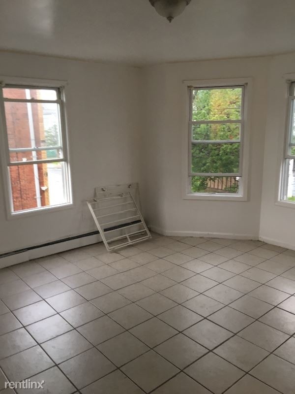 44 Garfield Ave, Garfield, NJ 07026 Room for Rent in Garfield, NJ