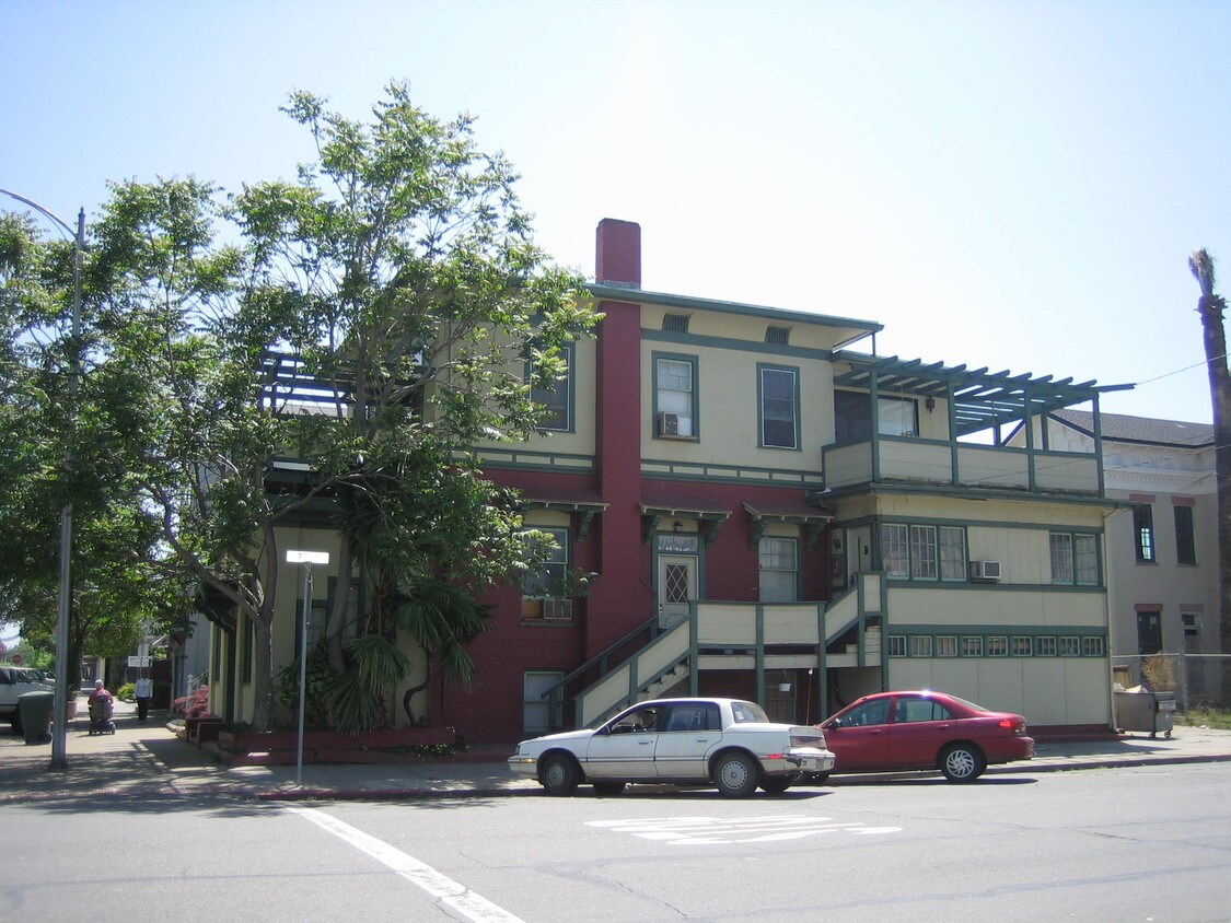 Primary Photo - 632 D St