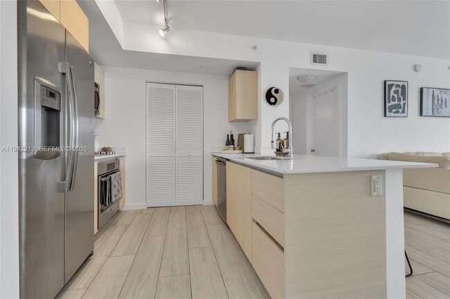 Foto del edificio - 4250 Biscayne Blvd