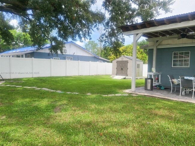 Building Photo - 1502 W Emmett St