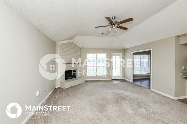 Foto del edificio - 2432 Country Trail Dr