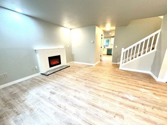 Foto del edificio - Modern 2BR, 1.5BA Duplex in Gig Harbor - F...