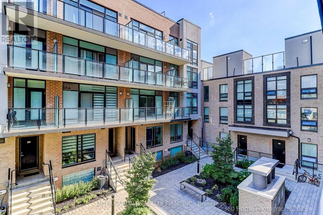 Photo principale - 851 Sheppard Ave W