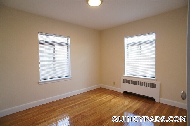 Foto del edificio - 429 Newport Ave