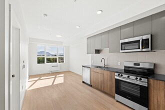 Building Photo - 1110 Lawson Av