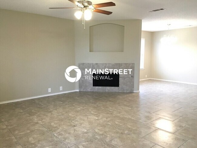 Building Photo - 4 Bedroom Pet-Friendly Home in Glenn Heights, TX with Main Street Renewal