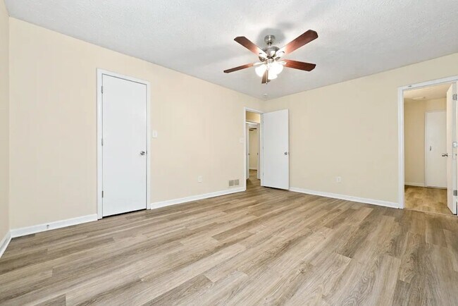 Foto del edificio - 124 Fairview Way
