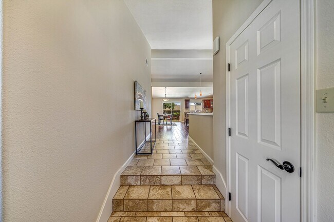 Foto del edificio - 3530 White Cliff Cir