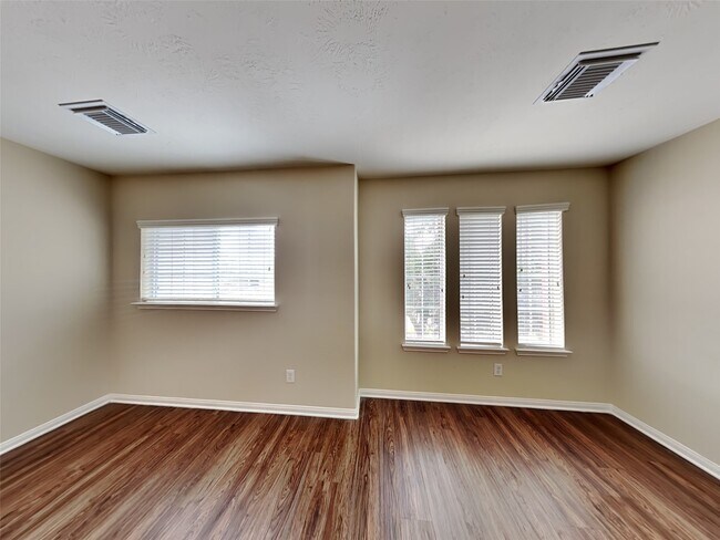 Building Photo - 4919 Chase Wick Dr