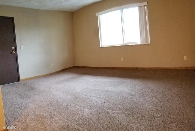 Building Photo - 1 br, 1 bath Apartment - 525 W H St Apt 4