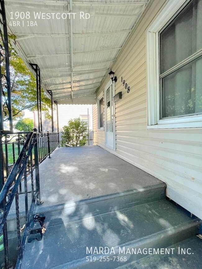 Building Photo - COZY 4 BED/1 BATH - EAST WINDSOR - PLUS HY...