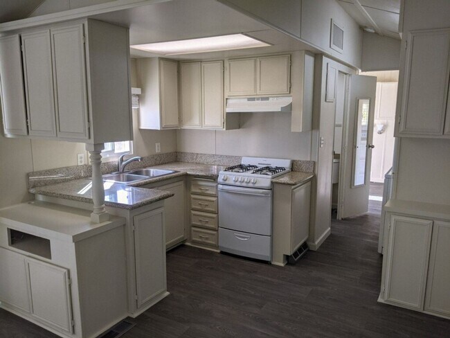 Foto del edificio - 3512 El Paso Alto Rd