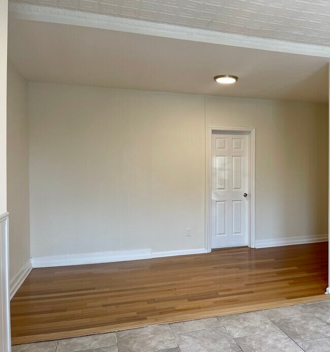 Living Room - 397 Manhattan Ave