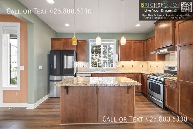 Building Photo - Picture Yourself Living in This East-Facing Bothell Home in the Northshore School District.