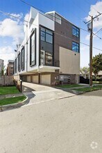 Building Photo - 426 Melba St