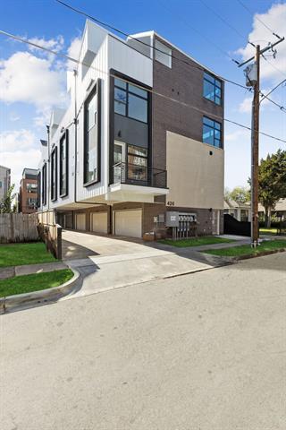 Primary Photo - 426 Melba St