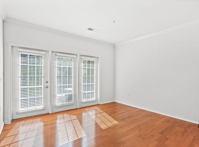 Building Photo - White Flint Station Condo!