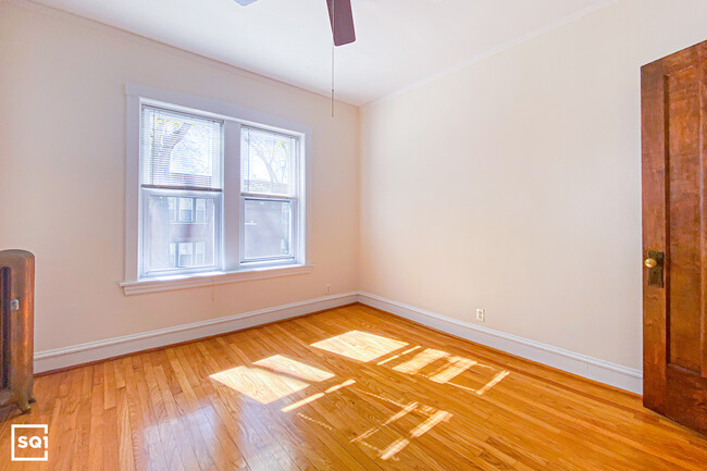 Building Photo - 2946 W Cullom Ave