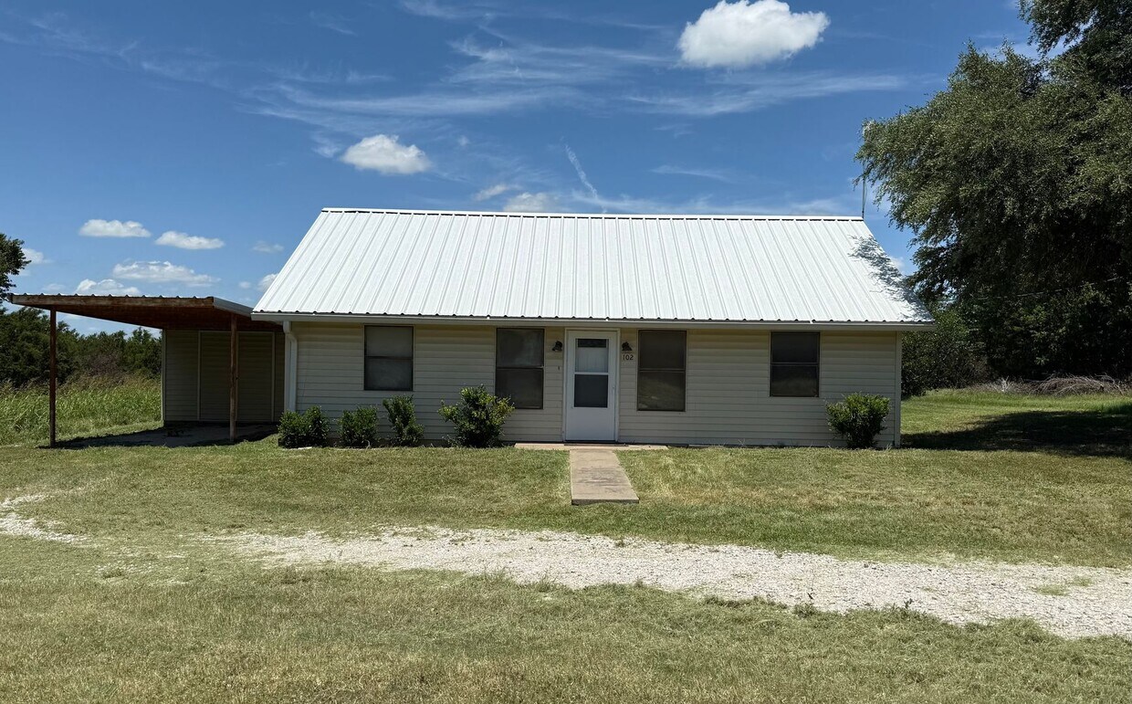 Foto principal - 102 Haynes Rd