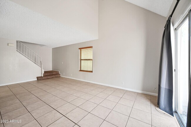 Building Photo - 1342 W Emerald Ave