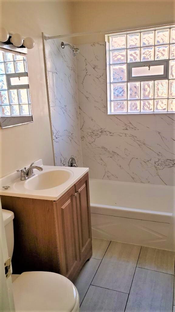 Foto del edificio - 8281 W Elizabeth Ave