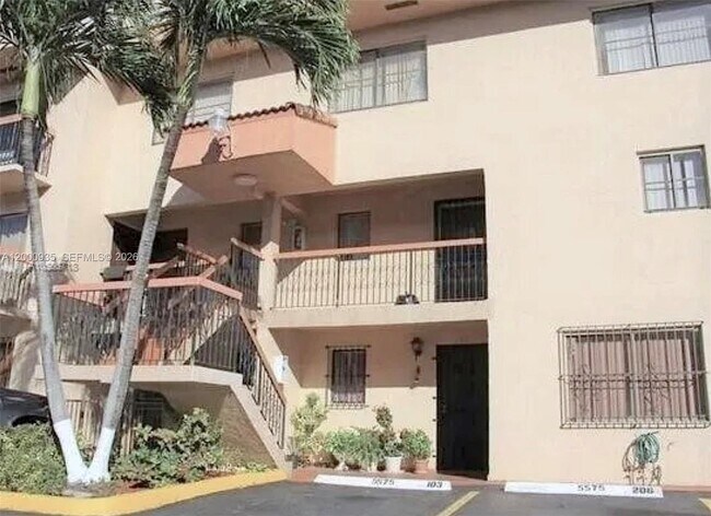 Foto del edificio - 5575 W 26th Ct